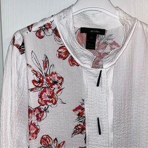 Ali Miles crinkle fabric Mandarin Collar White Floral Artsy Blouse button Accent